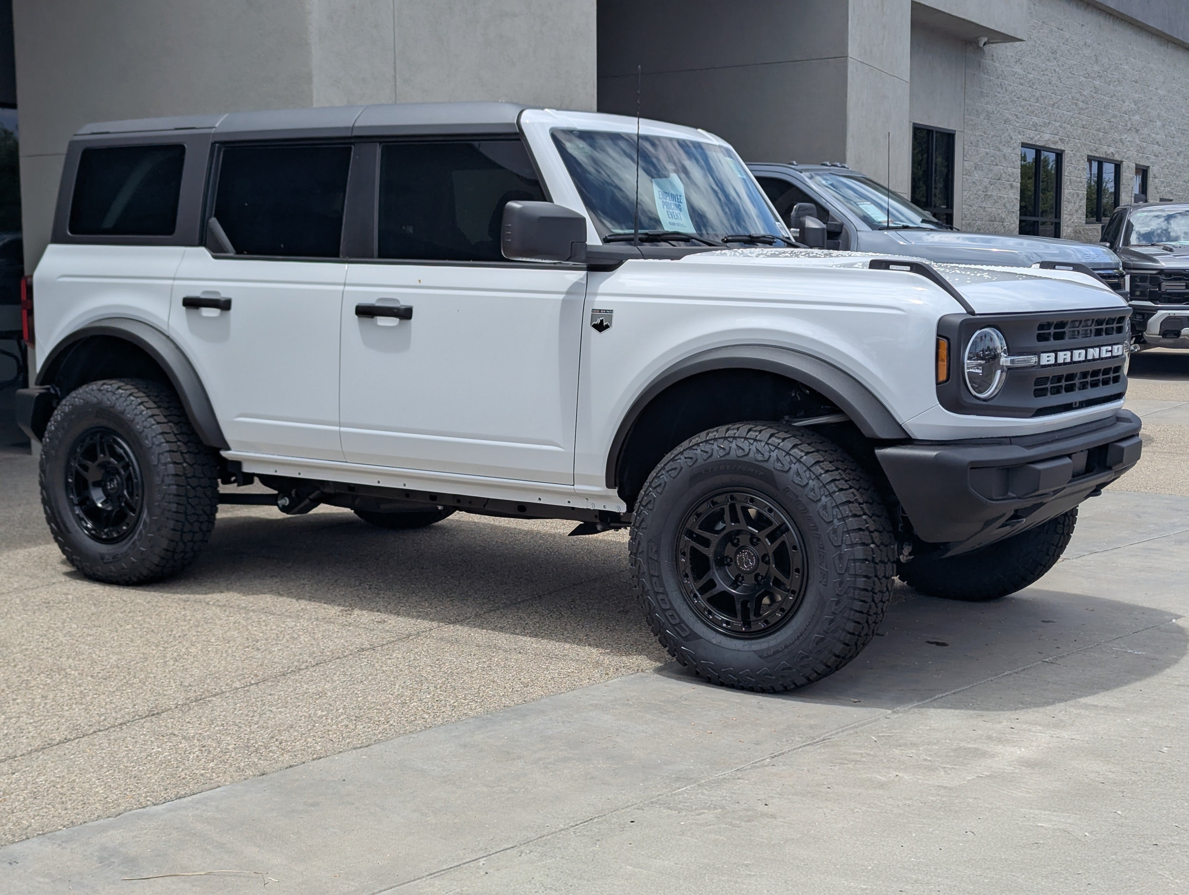 2026 Ford Bronco Big Bend in Oxford White — front three-quarter view